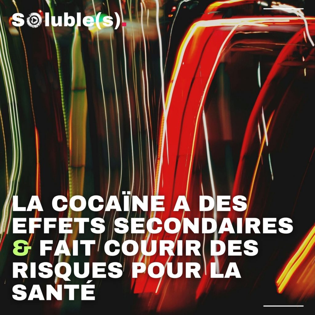 Visuel abstrait et dynamique, avec des traînées lumineuses colorées sur fond sombre, évoquant le rythme effréné et les effets possibles de la cocaïne. Texte : « La cocaïne a des effets secondaires & fait courir des risques pour la santé ». Image utilisée pour sensibiliser aux dangers et impacts sanitaires liés à la consommation de cocaïne.ALT : Image abstraite avec des traînées de lumières rouges, vertes et jaunes sur fond sombre. Le texte en surimpression : « La cocaïne a des effets secondaires & fait courir des risques pour la santé ». Visuel servant à alerter sur les dangers et conséquences pour la santé liés à la consommation de cocaïne.